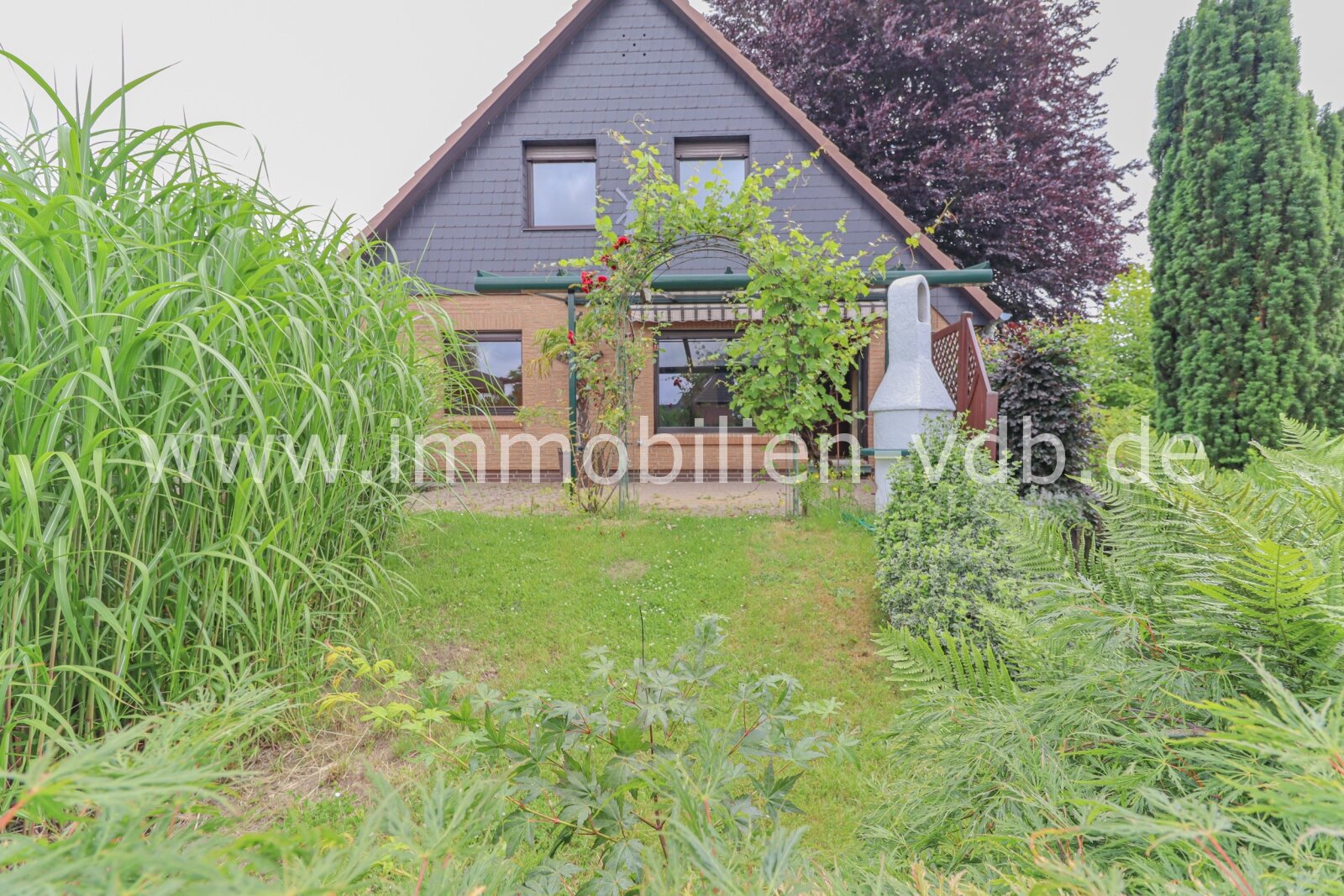 VERKAUFT: Einfamilienhaus, Vollkeller, Garage / Familienfreundliche Lage / Dach mit Photovoltaikanlage / Gas-Heizung 2023 erneuert / Dachbodenzimmer VERKAUFT: Einfamilienhaus, Vollkeller, Garage / Familienfreundliche Lage / Dach mit Photovoltaikanlage / Gas-Heizung 2023 erneuert / Dachbodenzimmer